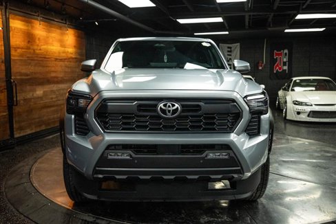 Used 2025 Toyota Tacoma TRD Off-Road image 4