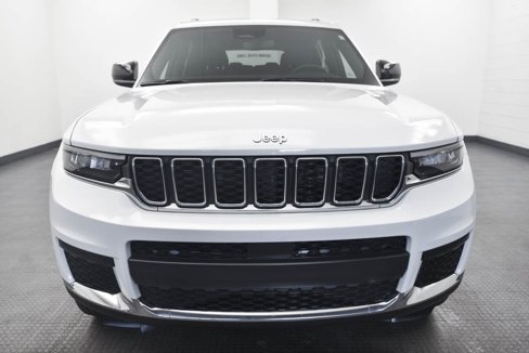 Used 2024 Jeep Grand Cherokee L Laredo image 2