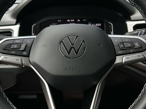 Used 2022 Volkswagen Atlas Cross Sport SE image 19