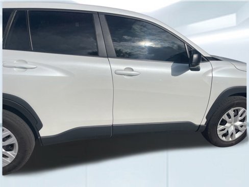 Used 2024 Toyota Corolla Cross L image 14