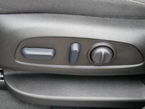 Used 2023 Chevrolet Equinox LT image 19