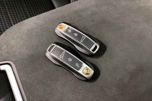 New 2025 Porsche Panamera 4 image 35