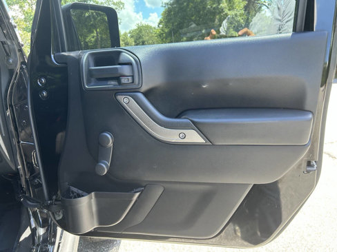 Used 2015 Jeep Wrangler Unlimited Sport image 13