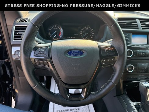 Used 2017 Ford Explorer XLT image 17