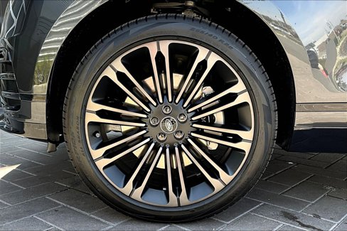 New 2026 Land Rover Range Rover Velar Dynamic SE image 12