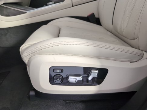 New 2026 BMW X7 xDrive40i w/ Executive Package image 11