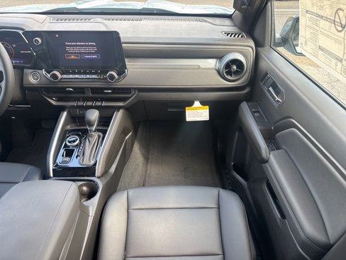New 2025 Chevrolet Colorado LT w/ LT Convenience Package image 23