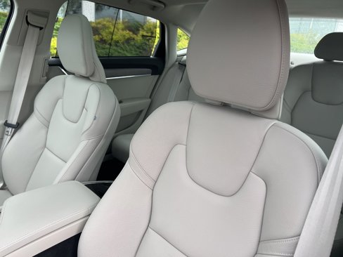 Certified 2025 Volvo S90 B6 Plus image 15