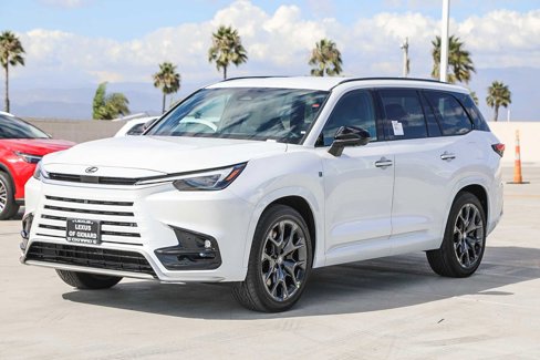 New 2026 Lexus TX 500h AWD image 3