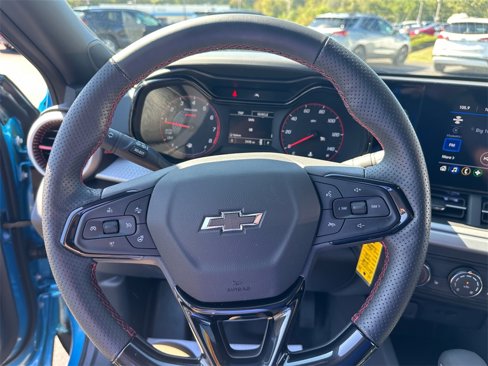Certified 2025 Chevrolet Trax RS w/ Driver Confidence Package image 15