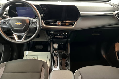 Used 2025 Chevrolet TrailBlazer LT w/ LT Cold Weather Package image 13