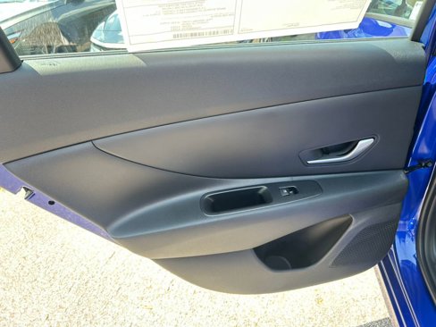 Used 2025 Hyundai Elantra SE image 16