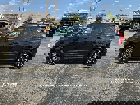 Used 2024 Volvo XC60 B5 Plus image 2