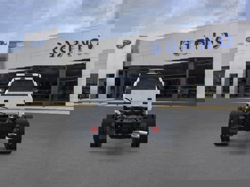 New 2025 Ford F550 4x4 Regular Cab Super Duty image 5