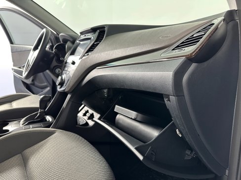 Used 2017 Hyundai Santa Fe SE image 38