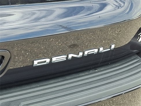Used 2024 GMC Yukon Denali w/ Denali Reserve Package image 34
