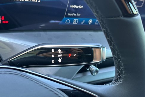 New 2026 Cadillac Vistiq Platinum image 23