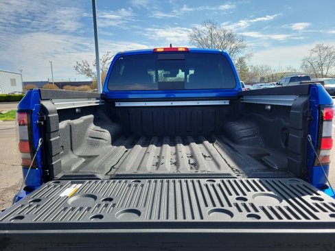 Used 2025 Nissan Frontier PRO-4X image 8
