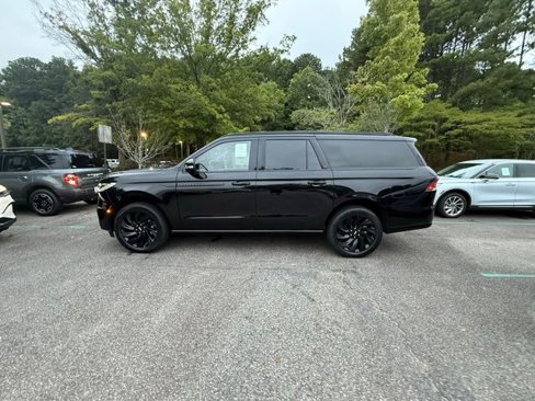 New 2025 Lincoln Navigator L Reserve image 3