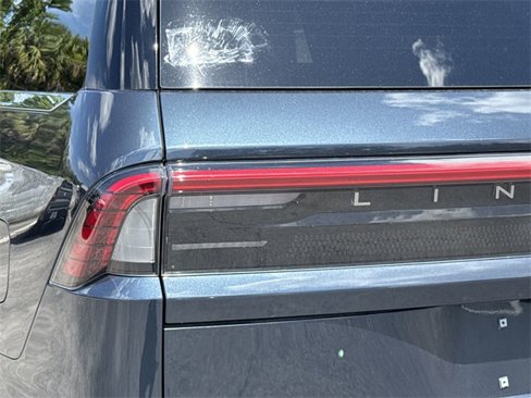 New 2025 Lincoln Navigator Reserve image 8