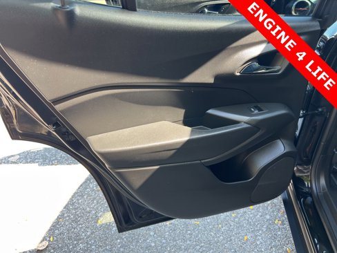 Used 2024 Chevrolet Trax RS w/ Sunroof Package image 19