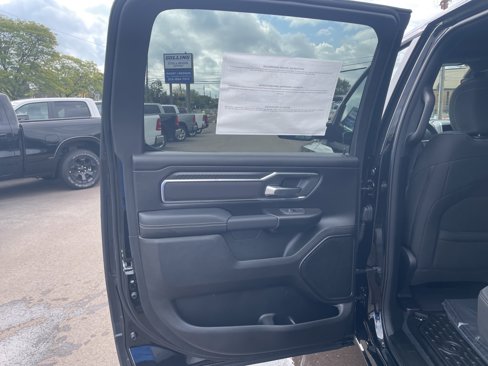 New 2026 RAM 1500 4x4 Crew Cab image 13