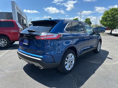Used 2024 Ford Edge Titanium image 3