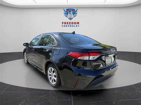 Used 2024 Toyota Corolla LE image 3