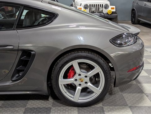 Used 2018 Porsche 718 Cayman S w/ Sport Chrono Package image 13