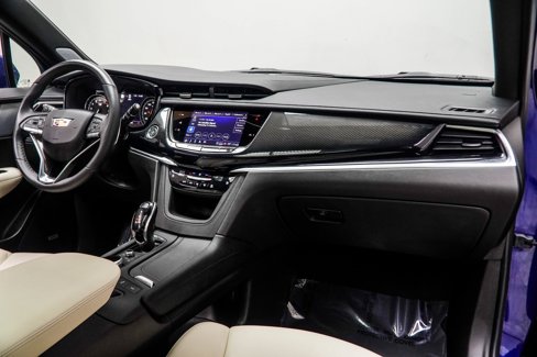 Used 2024 Cadillac XT6 Sport w/ Technology Package image 17