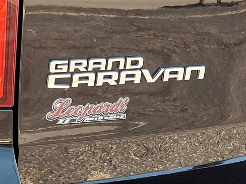 Used 2016 Dodge Grand Caravan SXT image 30