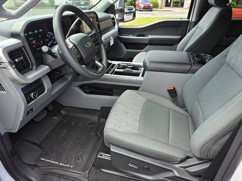 New 2025 Ford F250 XLT w/ FX4 Off-Road Package image 9