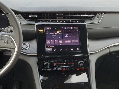 New 2025 Jeep Grand Cherokee L Laredo image 10