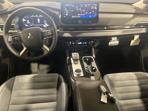 New 2025 Mitsubishi Outlander SEL image 11