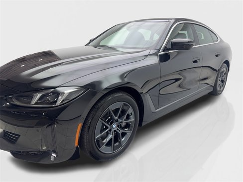 Used 2025 BMW i4 eDrive40 w/ Parking Assistance Package image 11