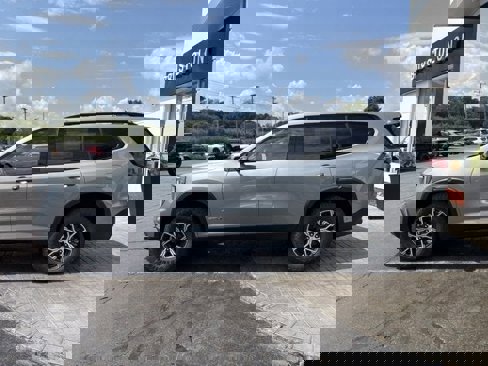 New 2026 GMC Acadia AT4 w/ Super Cruise Package image 6