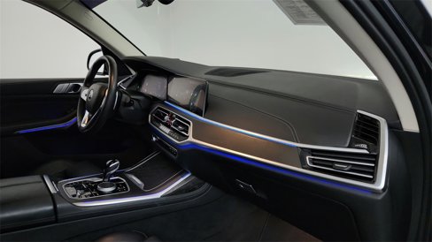 Used 2022 BMW X7 xDrive40i w/ Parking Assistance Package image 9