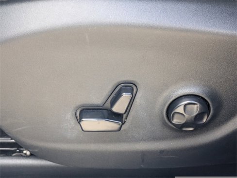 Used 2020 Jeep Cherokee Latitude Plus image 22