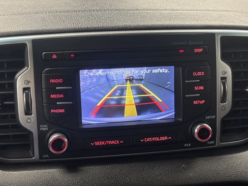 Used 2018 Kia Sportage LX image 11