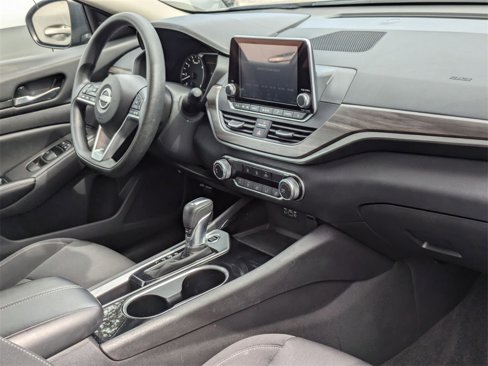 Used 2024 Nissan Altima 2.5 SV image 30