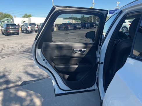 Certified 2025 Volvo XC60 B5 Plus image 26