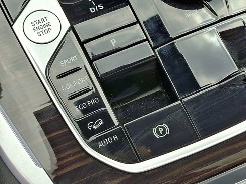 Used 2025 BMW X7 xDrive40i image 32