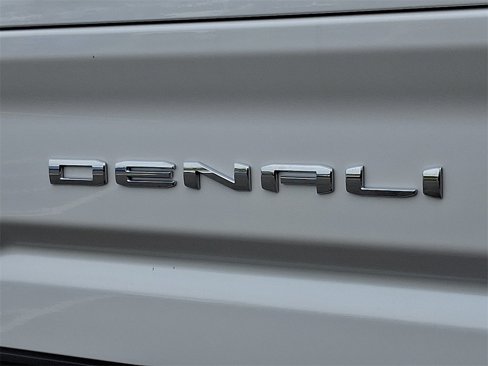 New 2025 GMC Sierra 2500 Denali w/ Denali Reserve Package image 11