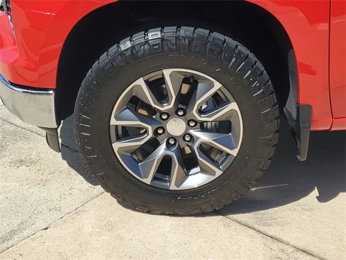 Used 2024 Chevrolet Silverado 1500 LT image 11