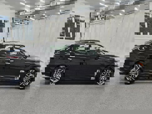 Used 2018 Kia Stinger image 3