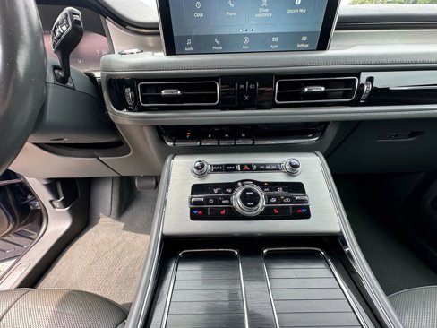 Used 2021 Lincoln Aviator Reserve w/ Class IV Trailer Tow Package image 24