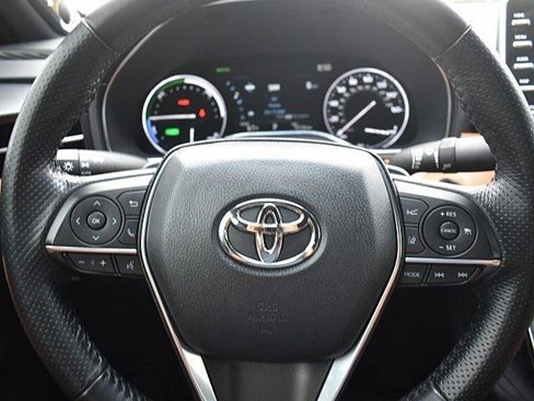 Used 2021 Toyota Avalon XSE image 29