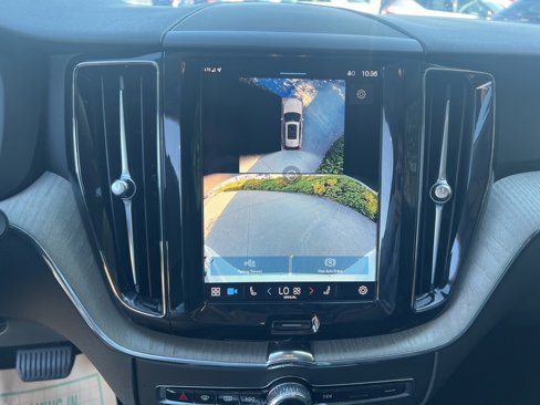 Certified 2025 Volvo XC60 B5 Plus image 22