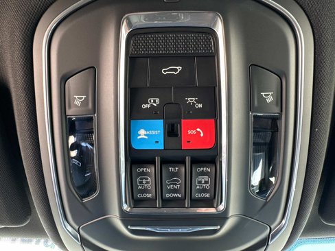 New 2025 Jeep Grand Cherokee Overland w/ Luxury Tech Group IV image 24