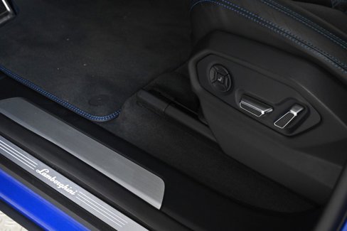 Used 2021 Lamborghini Urus image 32